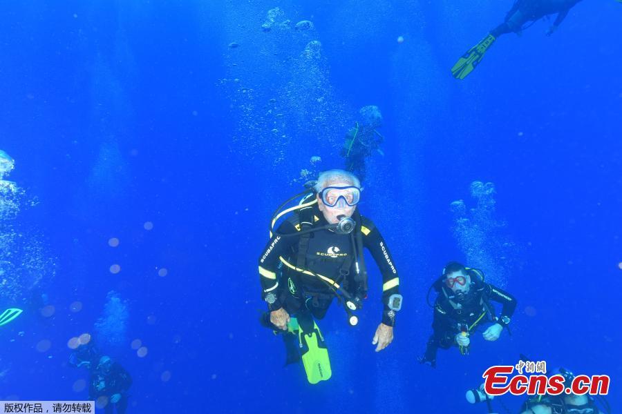 Ray Woolley, pioneer diver and World War 2 veteran, swims over the Zenobia wreck, off the Cypriot town of Larnaca, Cyprus September 1, 2018. (Photo/Agencies)