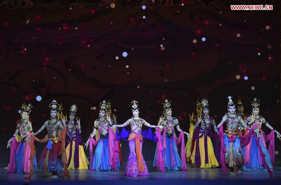 Artists stage a performance after a banquet held to welcome guests attending the Beijing Summit of the Forum on China-Africa Cooperation (FOCAC) at the Great Hall of the People in Beijing, capital of China, Sept. 3, 2018. (Xinhua/Yan Yan)