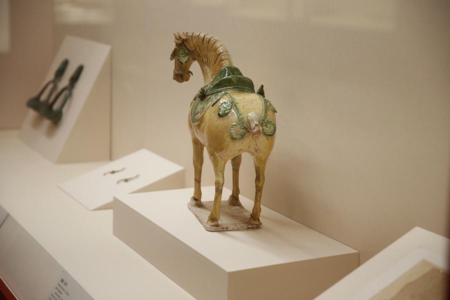A Tang San Cai, a signature tri-colored glazed pottery of the Tang Dynasty. (Photo/China Daily)