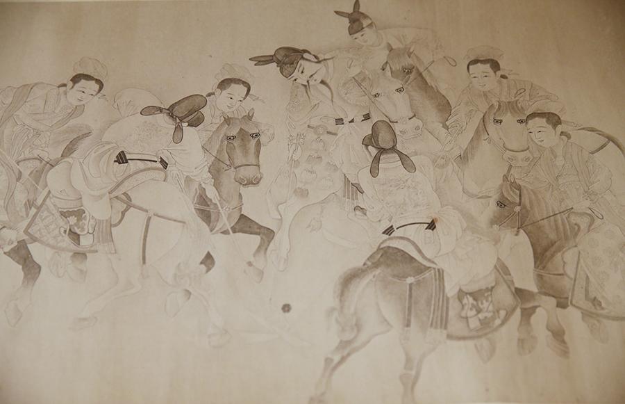 The ongoing The Grandeur of Tang at the National Museum of China puts together some 120 objects of the great era from the collections of nine museums and cultural institutions around Shaanxi Province, the former site of the imperial capital, Chang\'an (today\'s Xi\'an). (Photo/China Daily)