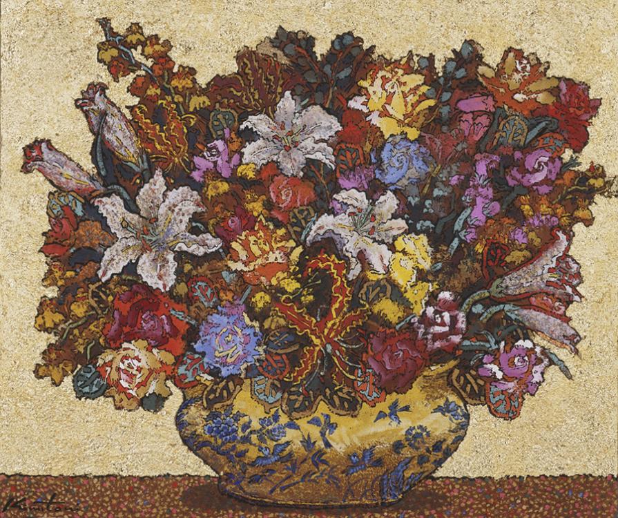 Birds and Blossoms, 2002. (Photo provided to China Daily)
Japanese artist Koji Kinutani\'s paintings show his intensive studies of the artistic traditions of Japan, China and Italy.
The Nara-born artist was deeply immersed in the historic and cultural surroundings of the ancient Japanese capital where he was raised.
He traveled to several Chinese cities, including Xi\'an, Dunhuang and Kaifeng, to study their cultural heritage. He also studied Italian frescos, which helped him diversify his style.
The 75-year-old\'s eponymous exhibition, now running at Tsinghua University Art Museum through Sept 23, shows dozens of his paintings using his rich color schemes since the 1960s.
The exhibition marks the 40th anniversary of the signing of the China-Japan Treaty of Peace and Friendship.