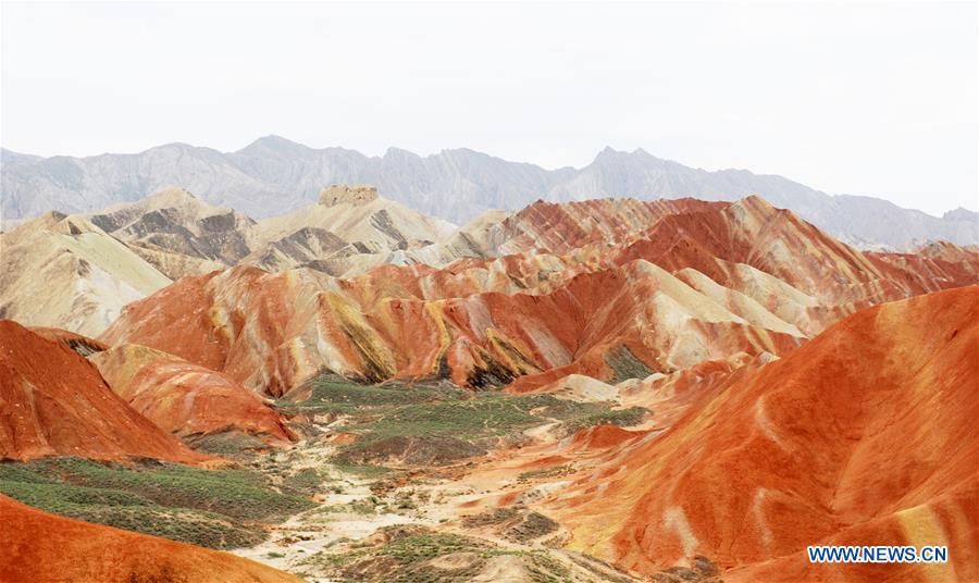 Photo taken on Sept. 5, 2018 shows the scenery of Danxia landform in Zhangye City, northwest China\'s Gansu Province. (Xinhua/Wei Hai)