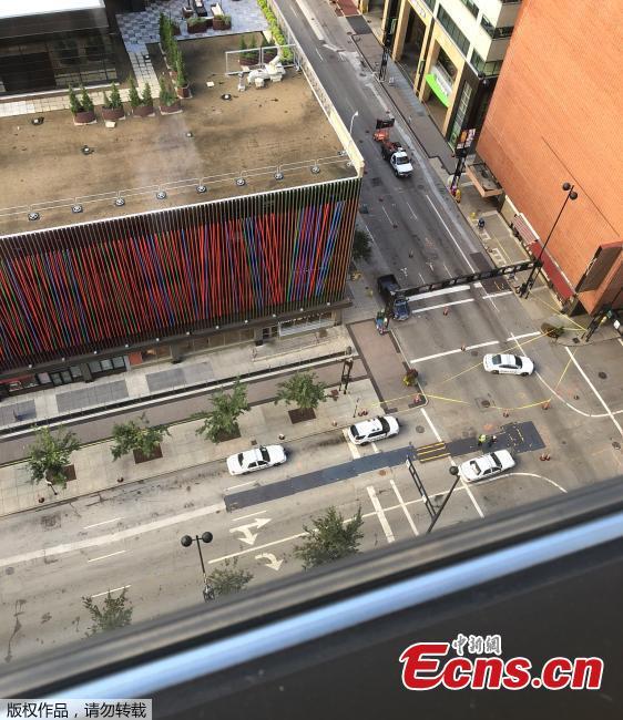 A handout photo obtained on Sept. 6, 2018 courtesy of Jeremy Monahan via Twitter shows police responding to a shooting at a bank in Cincinnati, Ohio. Authorities have identified the gunman who allegedly killed three people and wounded two others at a bank in downtown Cincinnati as a 29-year-old Ohio resident. Omar Perez acted alone when he opened fire at the headquarters for the Fifth Third Bank near the Fountain Square, Cincinnati Police Chief Eliot Isaac said in a press conference Thursday afternoon. (Photo/Agencies)