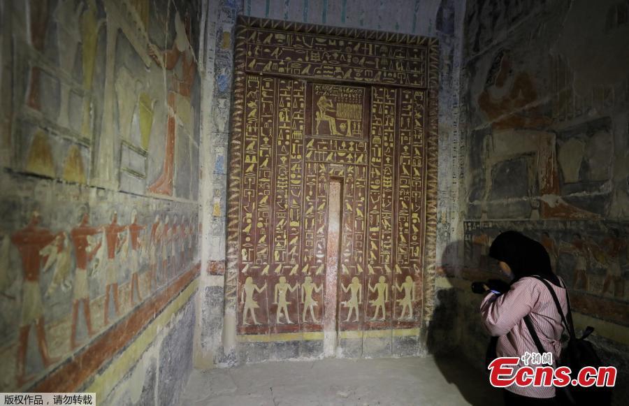 A photographer takes a photo at a chamber of the tomb of Mehu after it was opened for the public at Saqqara area near Egypt\'s Saqqara necropolis, in Giza, Egypt September 8, 2018. (Photo/Agencies)