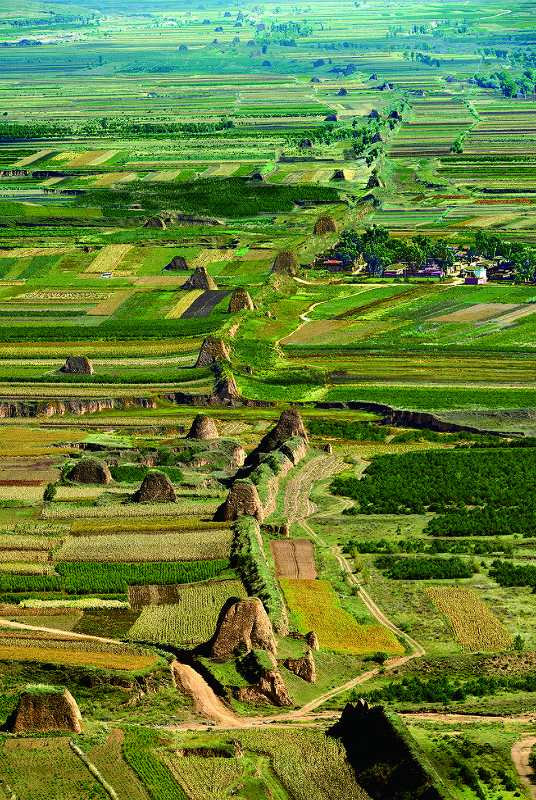 The relics of Great Wall of Datong. (Photo by Li Yi and Han Jianjun/for chinadaily.com.cn)