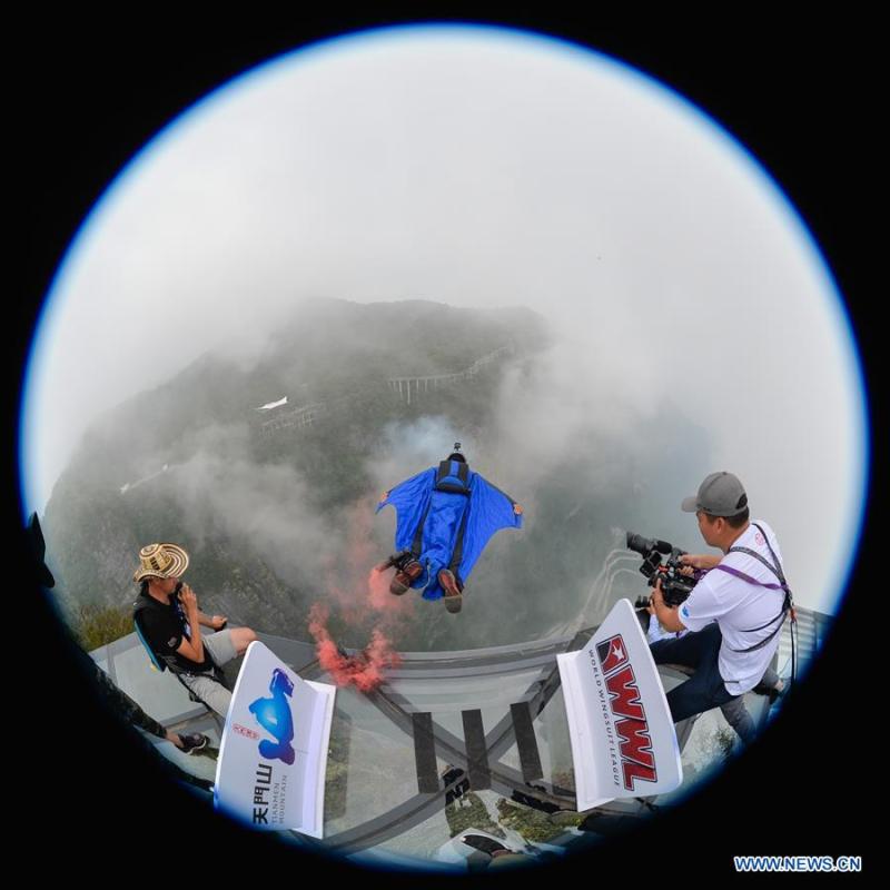 Sven Ugua of Belgium competes during the World Wingsuit League China Grand Prix in Zhangjiajie, central China\'s Hunan Province, Sept. 15, 2018. (Xinhua/Zhang Xiaoyu)