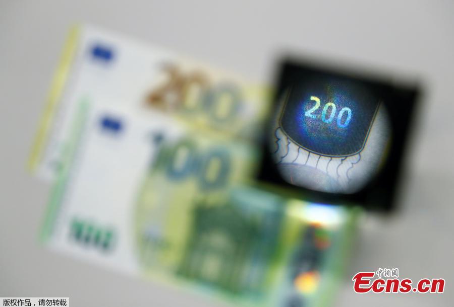 The security features on new 100- and 200-euro banknotes are presented at the ECB headquarters in Frankfurt, Germany, September 17, 2018. (Photo/Agencies)