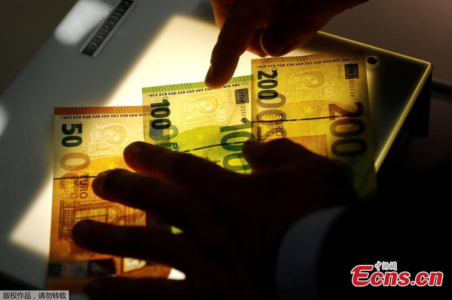 The security features on new 100- and 200-euro banknotes are presented at the ECB headquarters in Frankfurt, Germany, September 17, 2018. (Photo/Agencies)