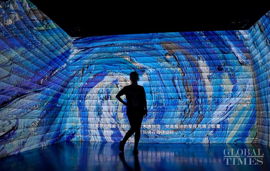 Zoom-in technology enables visitors to take a closer look at world-famous paintings. (Photo: Yang Hui/GT)