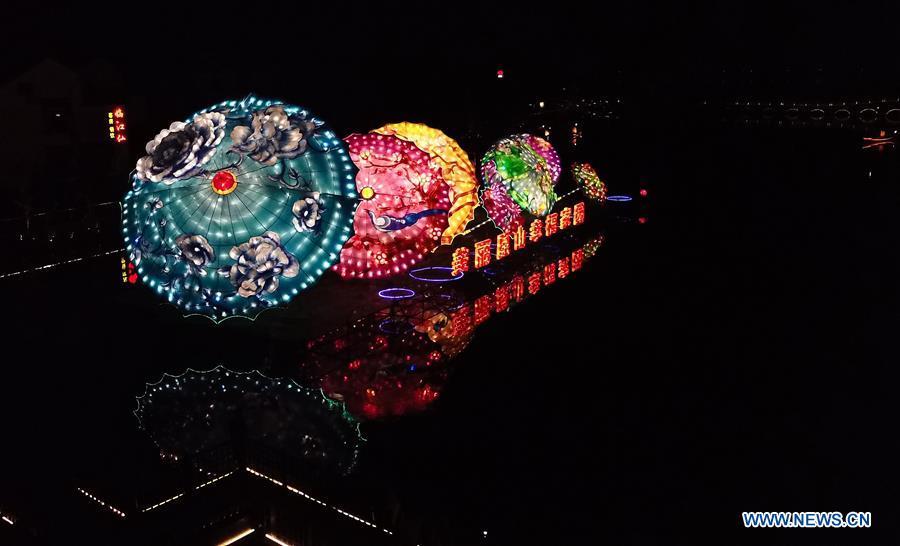 Photo taken on Sept. 19, 2018 shows lanterns in Zhouzhuang ancient town in Kunshan, east China\'s Jiangsu Province. A lantern fair to greet the upcoming Mid-Autumn Festival kicked off here on Wednesday. (Xinhua/Ji Chunpeng)