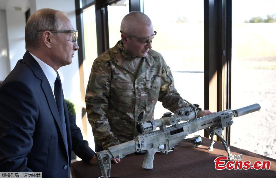Russian President Vladimir Putin pays a visit to the Patriot military exhibition center outside Moscow, Russia, Sept. 19, 2018. Putin chaired a meeting that focused on new arms programs. (Photo/Agencies)