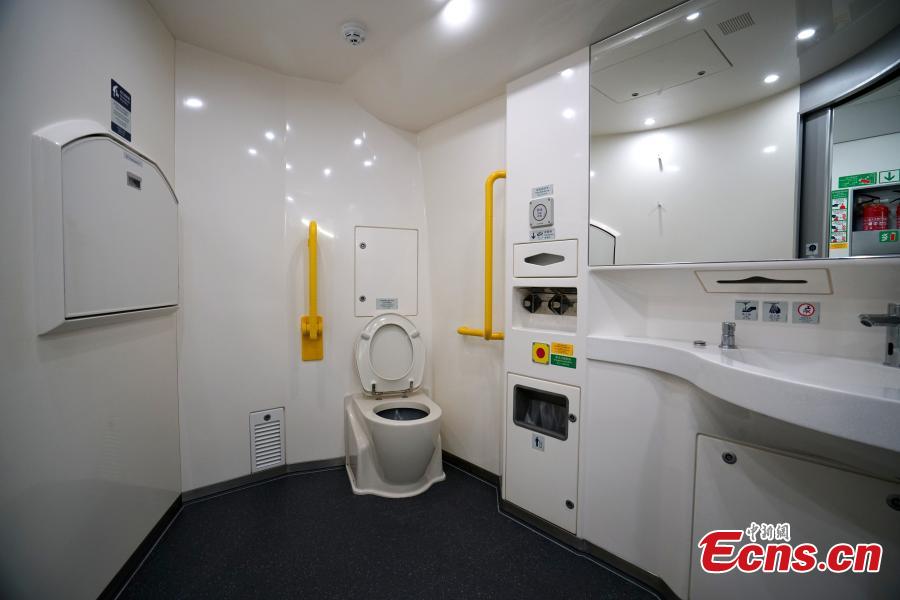 A view of a toilet of a high-speed train used for the Guangzhou-Shenzhen-Hong Kong Express Rail Link, Sept. 23, 2018. (Photo: China News Service/Zhang Wei)