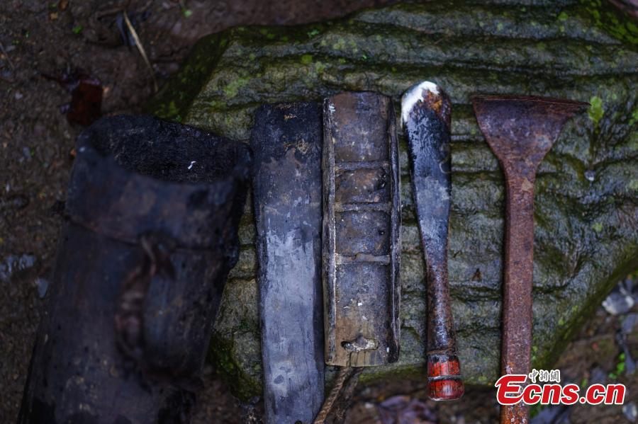 Tools used to cut open a tree to take sap, which is used to make a durable coating called lacquer, in Dafang County, Southwest China’s Guizhou Province, Sept. 23, 2018. The period from early summer to late autumn each year is said to be the best time to reap lacquer in the mountainous county, which has seen a rapid increase in online sales of the product. (Photo: China News Service/He Junyi)