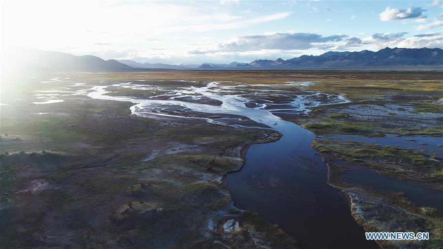 Aerial photo taken on Sept. 9, 2018 shows the scenery of a wetland in Ngari, southwest China\'s Tibet Autonomous Region. The Ngari area has an average altitude of over 4,000 meters above sea level. (Xinhua/Purbu Zhaxi)