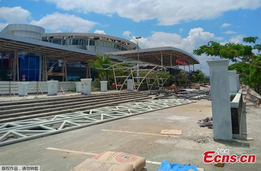 A broken canopy is seen outside of The Mutiara Sis Al Jufri airport after an earthquake hit in Palu, Indonesia Sulawesi Island, September 29, 2018. (Photo/Agencies)