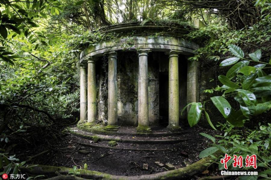 Photographer James Kerwin has spent his free time rediscovering forgotten buildings in the backlands of France, Italy and eastern Europe. Kerwin is part of a group of urban explorers who document abandoned structures, casting these dilapidated relics in a new light. These images of green-filled spaces show the inherent beauty of nature and its power to reclaim these man-made structures. (Photo/IC)
