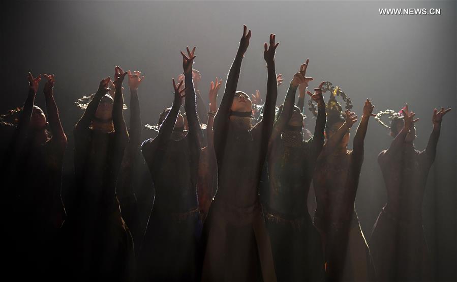 Chinese contemporary dance performance \