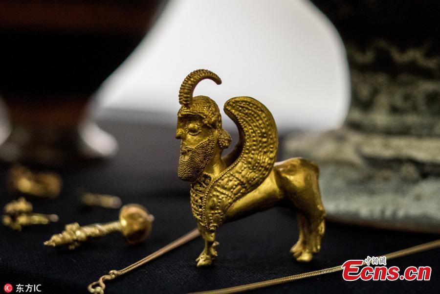 Photo taken on Oct. 19, 2018 shows historical artifacts confiscated in anti-smuggling operations in Istanbul, Turkey. The Istanbul Police Department\'s Anti-Smuggling Crime Branch teams carried out the biggest seizure of historical artifacts in the history of the republic, with raids across 12 Turkish provinces, recovering 14,000 historical pieces and bags full of foreign currency as well as Turkish lira. (Photo/IC)