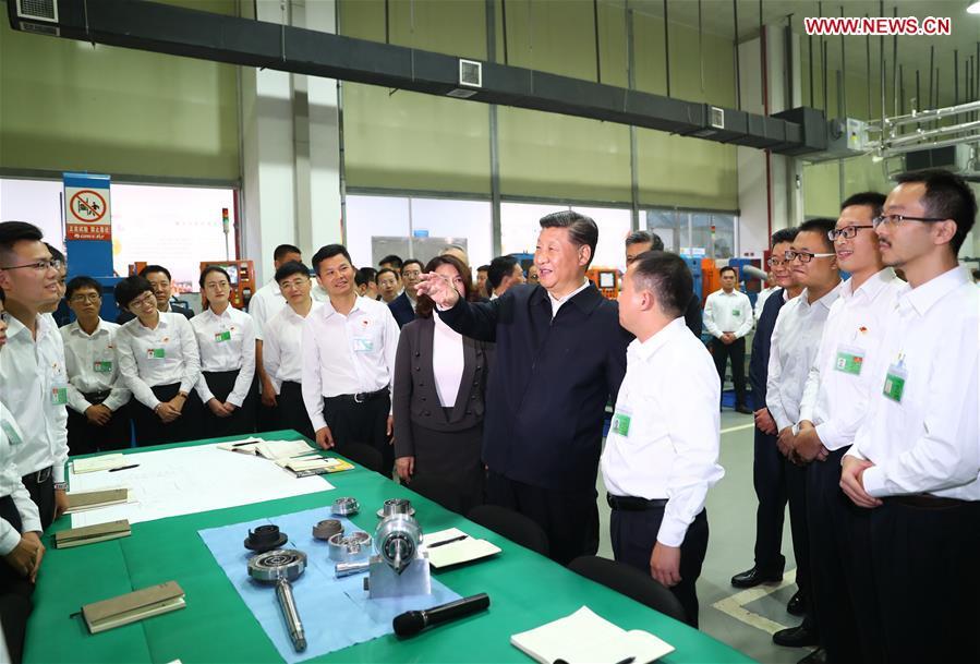 Chinese President Xi Jinping, also general secretary of the Communist Party of China Central Committee and chairman of the Central Military Commission, visits Gree Electric Appliances in Zhuhai, south China\'s Guangdong Province, Oct. 22, 2018. Xi made an inspection tour in Zhuhai on Monday. (Xinhua/Xie Huanchi)