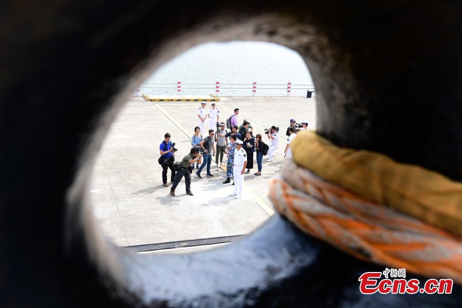 The captain of the PLA Navy’s Guangzhou destroyer talks to reporters during a media day for a China-ASEAN military drill in Zhanjiang City, South China’s Guangdong Province, Oct. 24, 2018. (Photo: China News Service/Chen Wen)