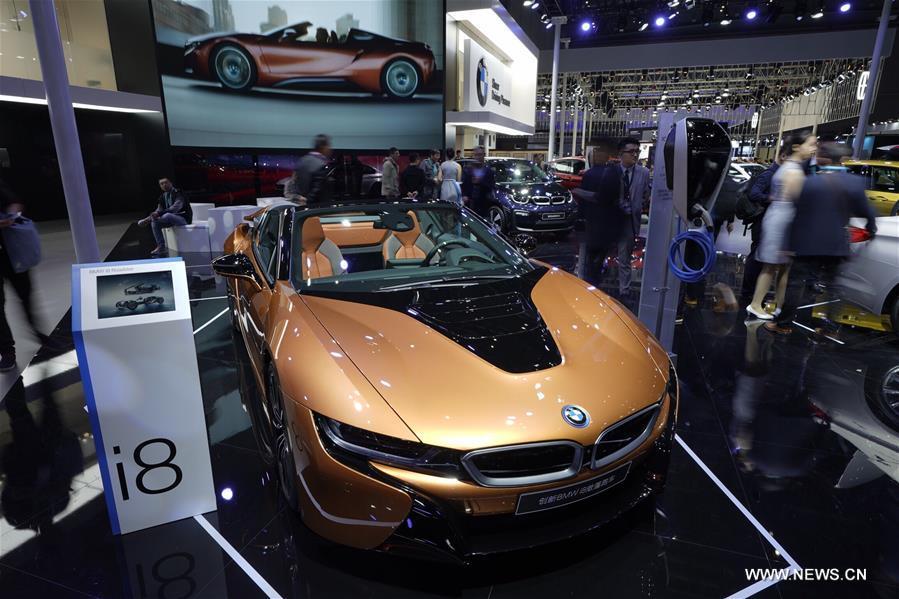 Photo taken on Nov. 7, 2018 shows a BMW i8 plug-in hybrid sports car at the first China International Import Expo (CIIE) in Shanghai, east China. (Xinhua/Xing Guangli)