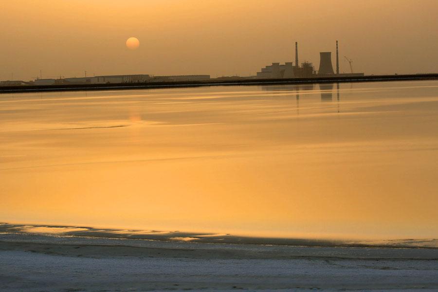 Sunset at Lop Nor Lake in Xinjiang Uygur autonomous region. (Photo/chinadaily.com.cn)