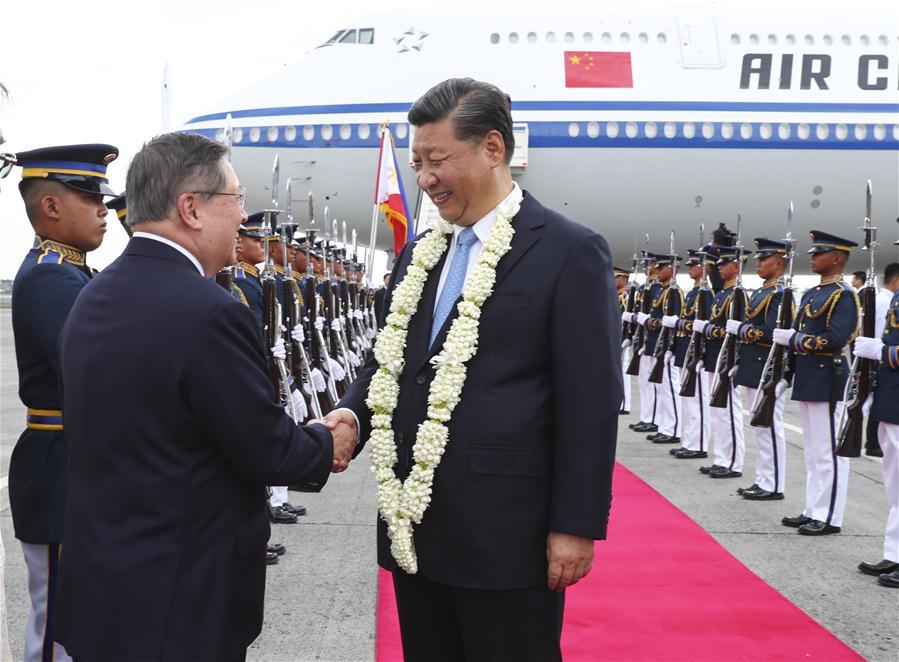 Chinese President Xi Jinping is welcomed upon his arrival in Manila, the Philippines, Nov. 20, 2018. Xi arrived here on Tuesday for a state visit to the Philippines. (Xinhua/Xie Huanchi)