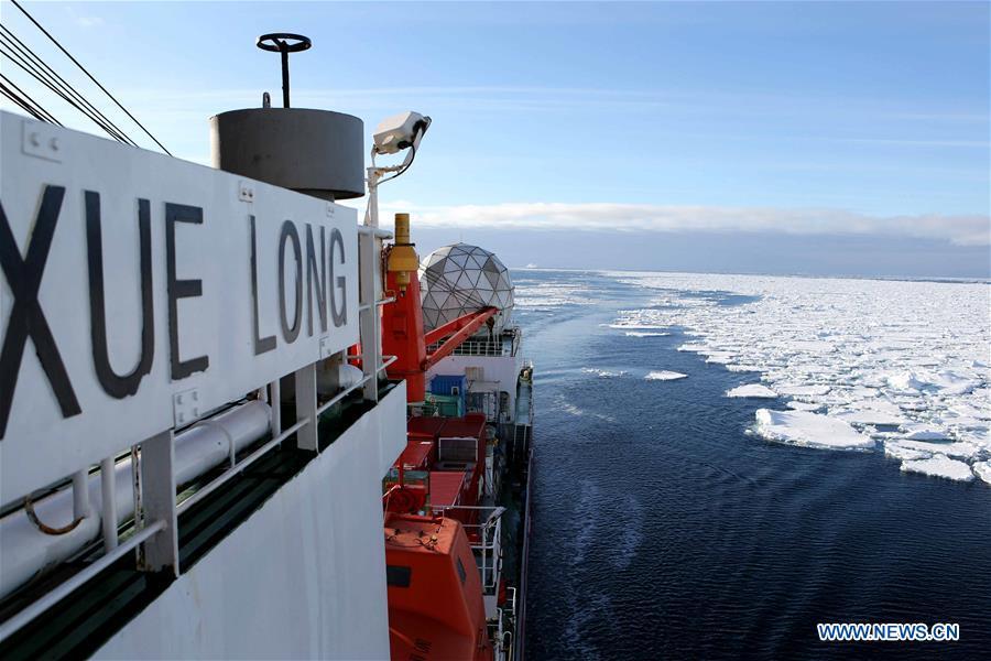 China\'s research icebreaker Xuelong travels between sheets of floating ice in the Southern Ocean, Nov. 25, 2018. Xuelong entered a floating ice area in the Southern Ocean to avoid a cyclone. The ice area is located at 61.55 degrees south latitude and 110.37 east longitude. (Xinhua/Liu Shiping)
