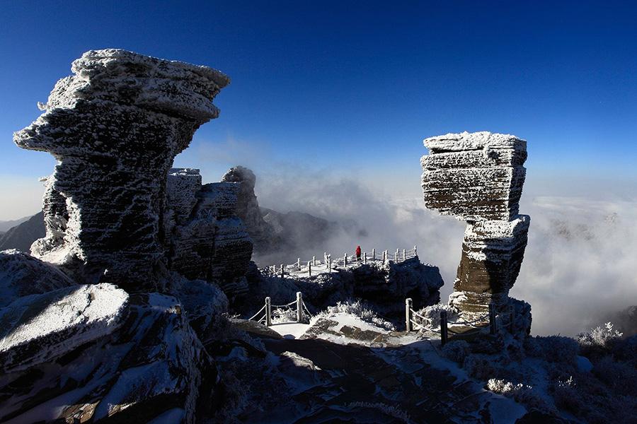 A fantastic landscape after a snowfall in Fanjing Mountain, located in Tongren city of Guizhou Province. (Photo/chinadaily.com.cn)