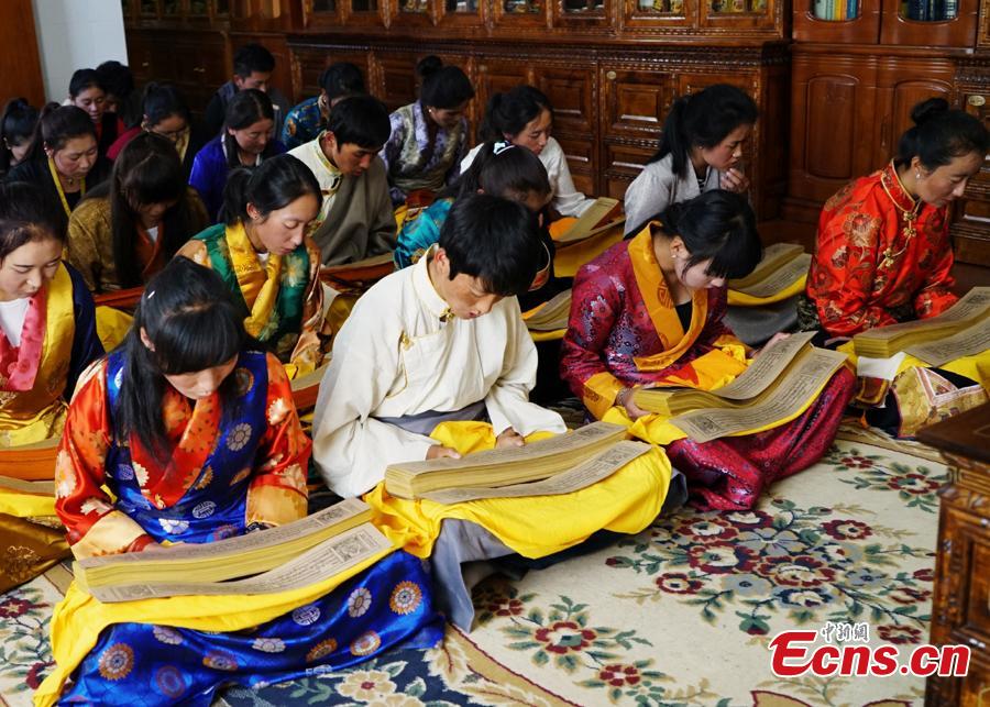 Students at the Tibetan Traditional Medicine College read the Gyud zhi (the Four Tantras) in Lhasa, capital city of the Tibetan autonomous region. The 13th session of the UNESCO Intergovernmental Committee for the Safeguarding of the Intangible Cultural Heritage inscribed Lum medicinal bathing of Sowa Rigpa onto the Representative List of the Intangible Cultural Heritage of Humanity, at a convention held in Port Louis, capital of the Republic of Mauritius, Nov. 28, 2018.(Photo provided by the National Center for the Safeguarding of the Intangible Cultural Heritage in China)