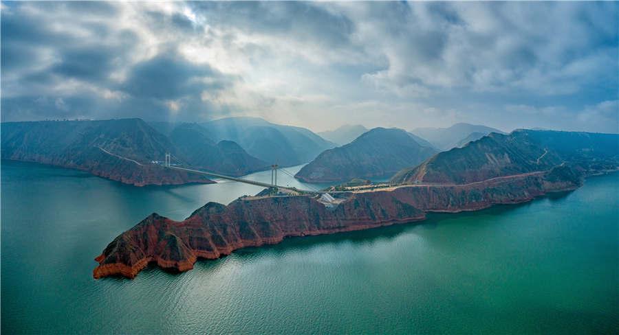 The Liujiaxia Bridge in Linxia Hui autonomous prefecture of Gansu Province. (Photo provided to chinadaily.com.cn)