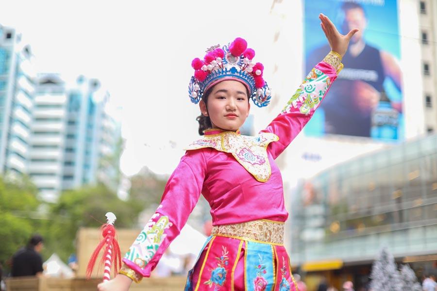 A young Chinese opera performer poses as she participates in the parade on Nov. 24, 2018. (Photo/Chinaculture.org)