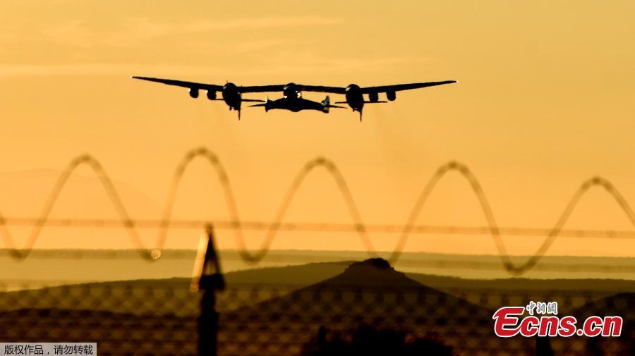 Virgin Galactic\'s SpaceshipTwo takes off for a suborbital test flight on December 13, 2018, in Mojave, California. Virgin Galactic marked a major milestone on Thursday as its spaceship made it to a peak height, or apogee, of 51.4 miles (82.7 kilometers), after taking off attached to an airplane from Mojave, California, then firing its rocket motors to reach new heights. (Photo/Agencies)