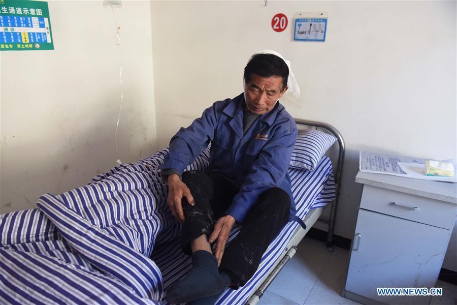 An injured person is admitted to a local hospital in Zhoujia Township after a 5.7 magnitude earthquake hit Xingwen County, southwest China\'s Sichuan Province, Dec. 16, 2018. China\'s emergency regulator on Sunday initiated a national emergency response to a magnitude 5.7 earthquake in southwest China\'s Sichuan Province. The earthquake hit the county of Xingwen in the city of Yibin, Sichuan Province, at 12:46 p.m. Sunday, with a depth of 12 km, according to the local government. By 5:30 p.m. Sunday, 16 people had been reported injured in the earthquake, the ministry said. (Xinhua/Zhang Kefan)