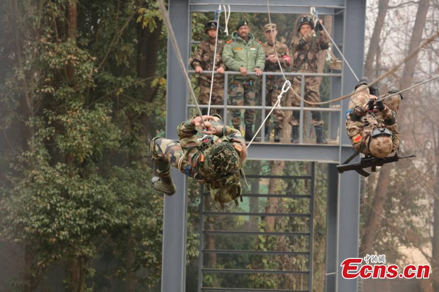 The anti-terrorism training drill between Chinese and Indian armies is underway in Chengdu, Southwest China’s Sichuan Province. Codenamed \