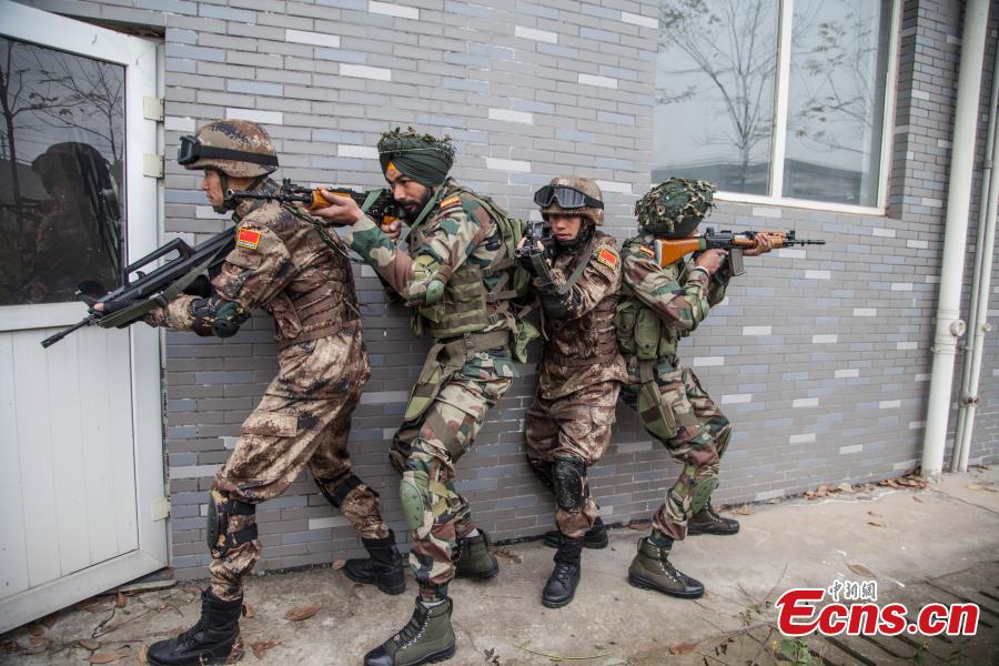 The anti-terrorism training drill between Chinese and Indian armies is underway in Chengdu, Southwest China’s Sichuan Province. Codenamed \