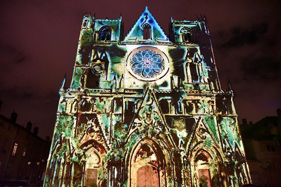 The Saint Jean Cathedral in Lyon is the major site for the light festival. The church has been decorated with amazing colors and patterns that last around eight minutes in celebration of the annual Lyon Festival of Lights on Dec. 9, 2018. (Photo/chinadaily.om.cn)
