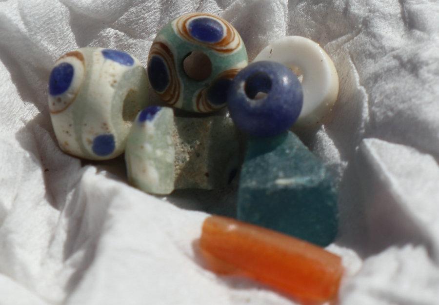 47 heritage sites and more than 70 pieces of relics were found at the middle and lower reaches of the Keriya River in Northwest China\'s Xinjiang Uygur autonomous region. (Photo provided to chinadaily.com.cn)