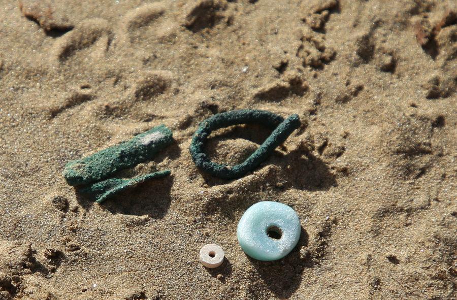 47 heritage sites and more than 70 pieces of relics were found at the middle and lower reaches of the Keriya River in Northwest China\'s Xinjiang Uygur autonomous region. (Photo provided to chinadaily.com.cn)