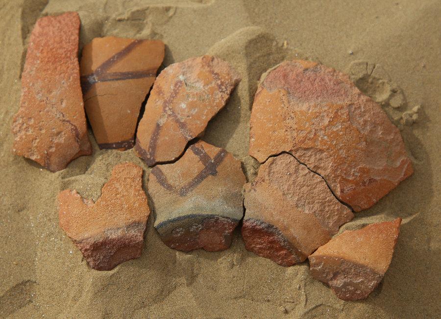 47 heritage sites and more than 70 pieces of relics were found at the middle and lower reaches of the Keriya River in Northwest China\'s Xinjiang Uygur autonomous region. (Photo provided to chinadaily.com.cn)