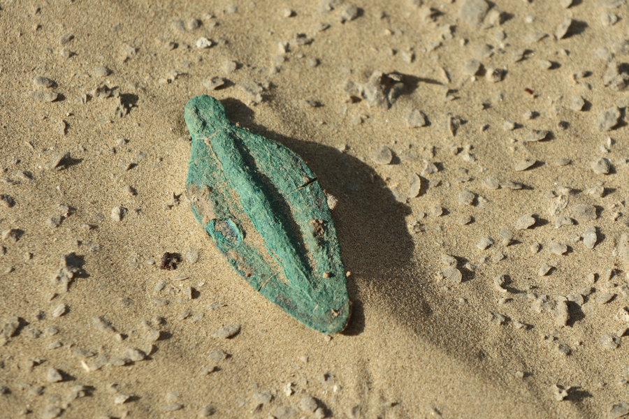 47 heritage sites and more than 70 pieces of relics were found at the middle and lower reaches of the Keriya River in Northwest China\'s Xinjiang Uygur autonomous region. (Photo provided to chinadaily.com.cn)
