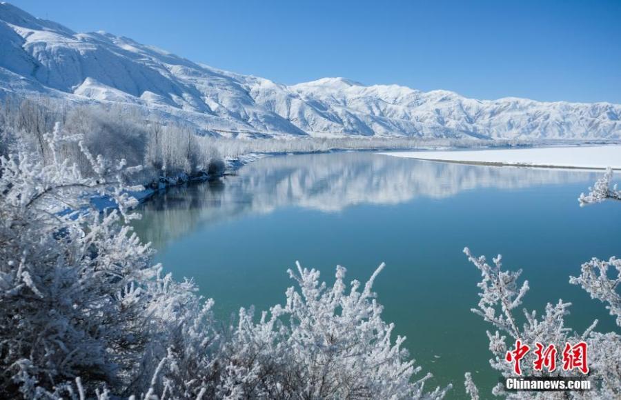 Photo shows the breathtaking winter scenery of Tibet. (Photo: China News Service/He Penglei)