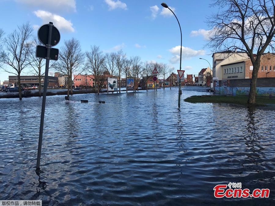 The Baltic Sea floods streets and squares in the old town near the harbor of Wismar, northern Germany, Jan. 2, 2019. The medieval towns of Wismar and Stralsund, on the Baltic coast of northern Germany, was inscribed as UNESCO World Heritage site in 2002. (Photo/Agencies)