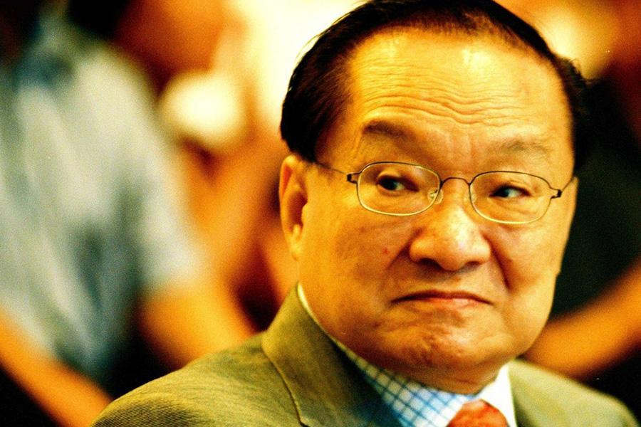 Louis Cha (Photo provided to chinadaily.com.cn)

1. Martial arts novelist Louis Cha dies

Louis Cha Leung-yung, one of the most influential Chinese novelists, and better known under the pen name Jin Yong, died on Oct 30, in Hong Kong Sanatorium.

His novels have been adapted in films, TV and radio series, and deeply influenced the cultural development of Chinese-speaking communities around the world.