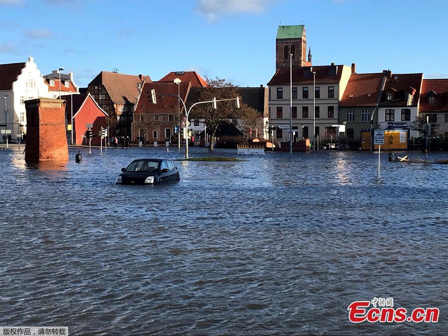 The Baltic Sea floods streets and squares in the old town near the harbor of Wismar, northern Germany, Jan. 2, 2019. The medieval towns of Wismar and Stralsund, on the Baltic coast of northern Germany, was inscribed as UNESCO World Heritage site in 2002. (Photo/Agencies)