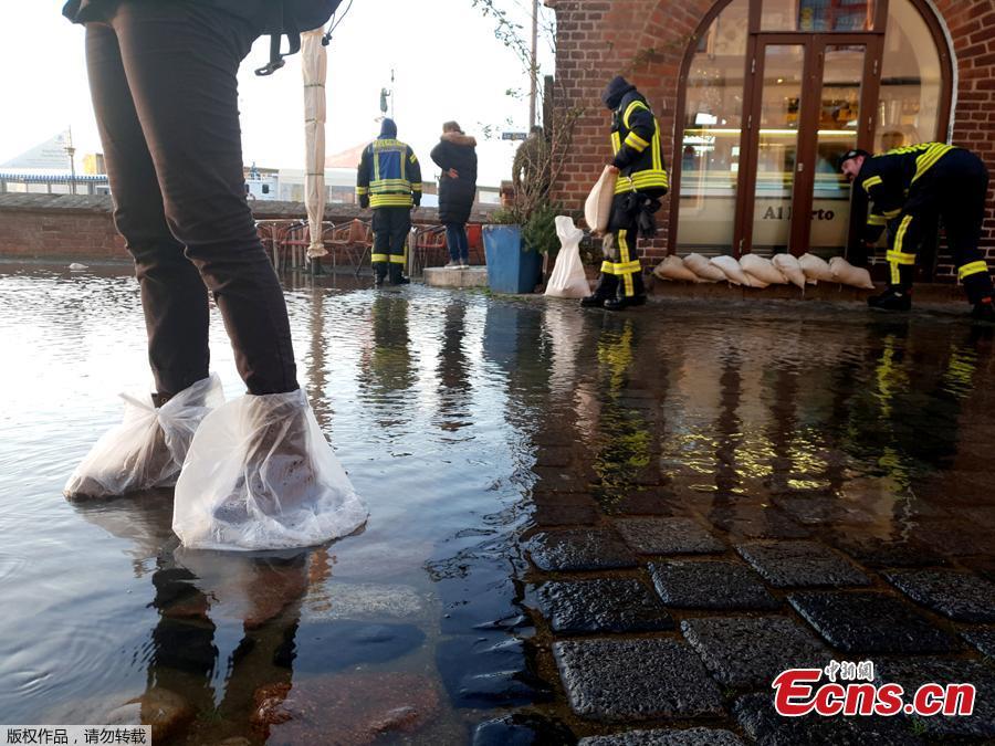 The Baltic Sea floods streets and squares in the old town near the harbor of Wismar, northern Germany, Jan. 2, 2019. The medieval towns of Wismar and Stralsund, on the Baltic coast of northern Germany, was inscribed as UNESCO World Heritage site in 2002. (Photo/Agencies)