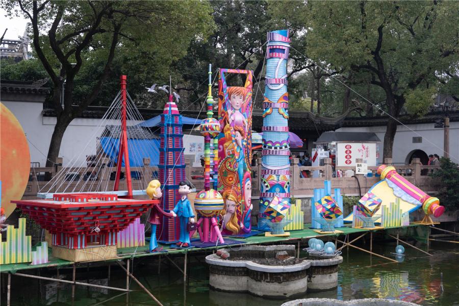 The city\'s iconic buildings, such as the Shanghai Tower, Shanghai World Financial Center and Oriental Pearl Tower, will be featured in this year\'s show.  (Photo/chinadaily.com.cn)