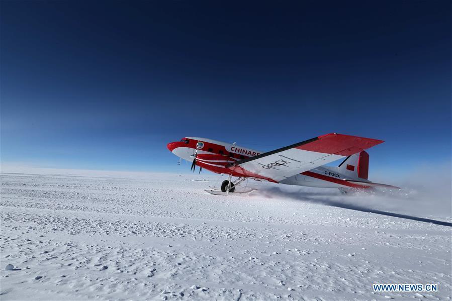 China\'s first fixed-wing aircraft for polar flight Snow Eagle 601 takes off at the Kunlun Station at about 4,000 meters above the sea level near Dome A, Jan. 18, 2019. Snow Eagle 601 landed successfully at the airport of Kunlun Station on Friday, the third time the aircraft landed successfully in the airport since its use. (Xinhua/Liu Shiping)