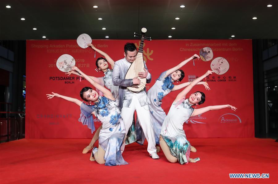 Artists perform in a shopping mall at Potsdamer Platz in Berlin, capital of Germany, on Jan. 24, 2019. \