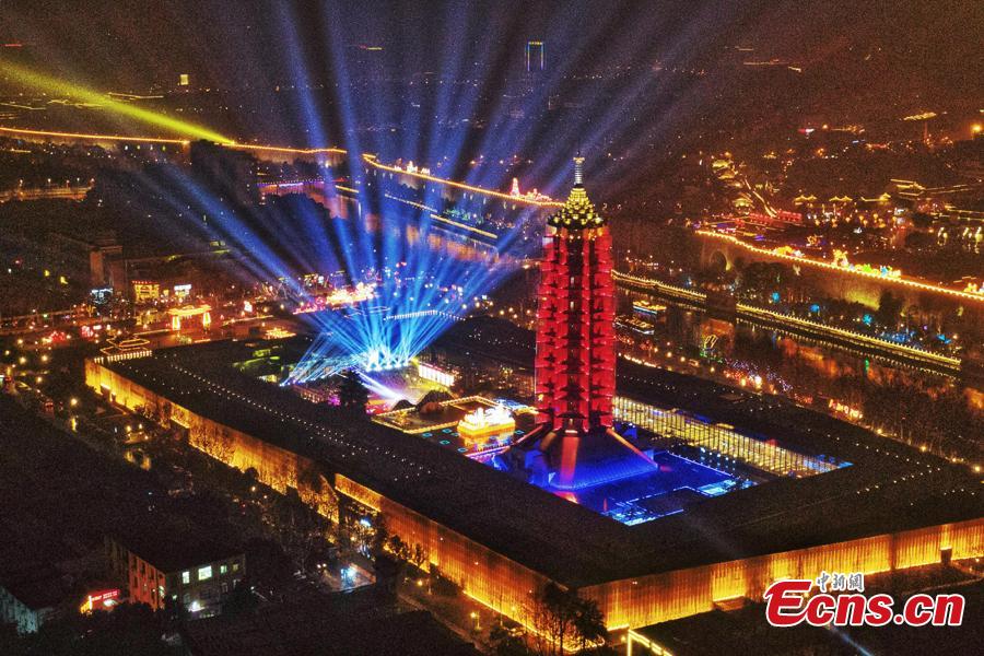 Lanterns ignite Nanjing City, Jiangsu Province, ahead of the Spring Festival, China\'s Lunar New Year, Jan. 28, 2019. (Photo: China News Service/Yang Bo)